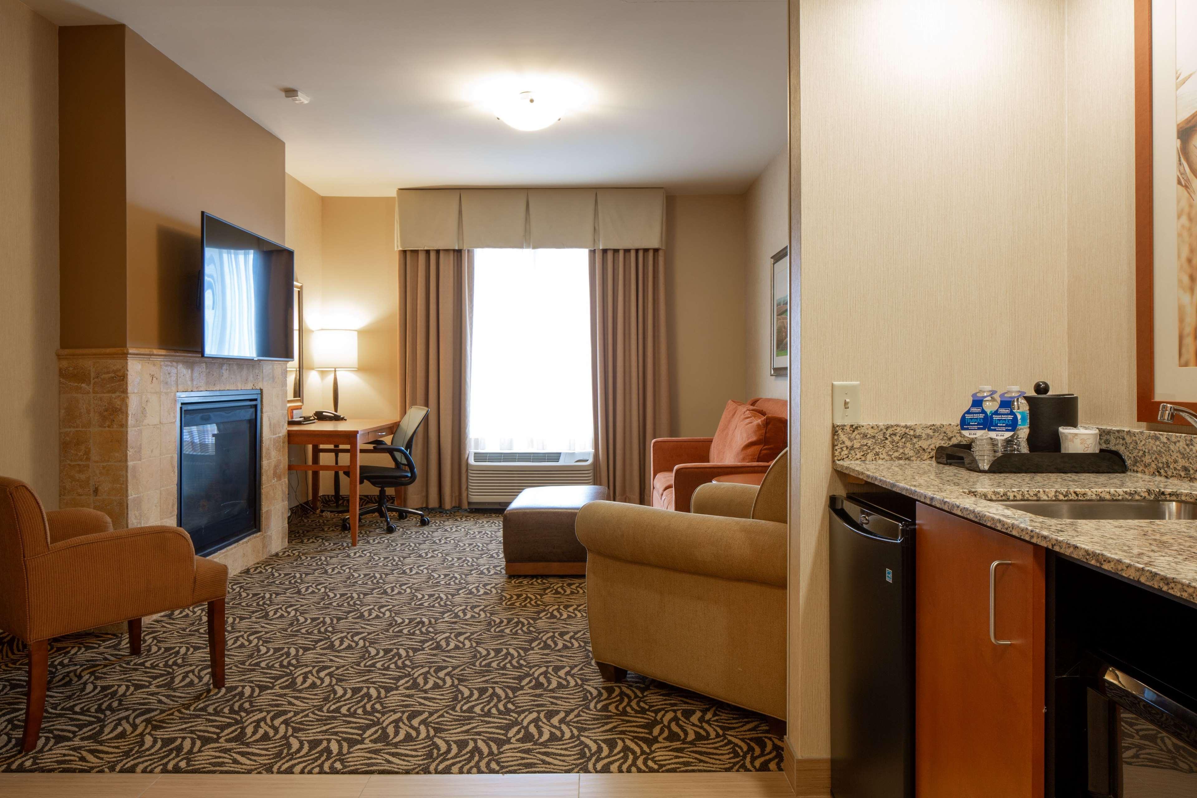 Hilton Garden Inn Cedar Falls Conference Center Екстериор снимка