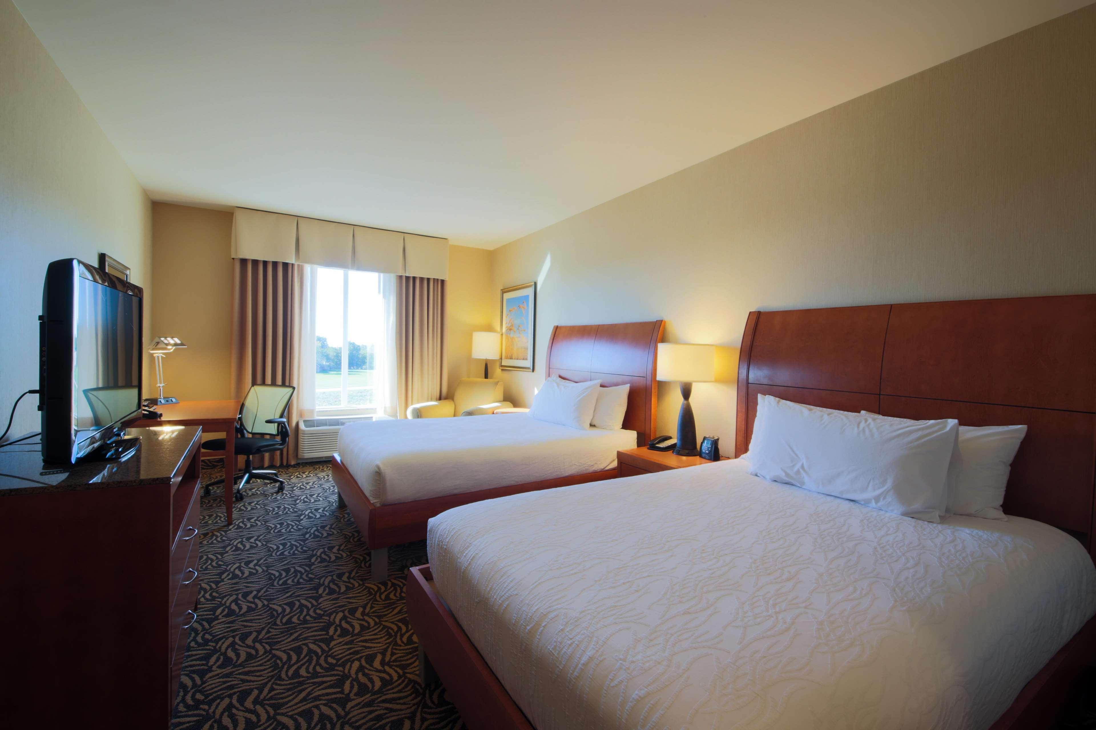 Hilton Garden Inn Cedar Falls Conference Center Екстериор снимка
