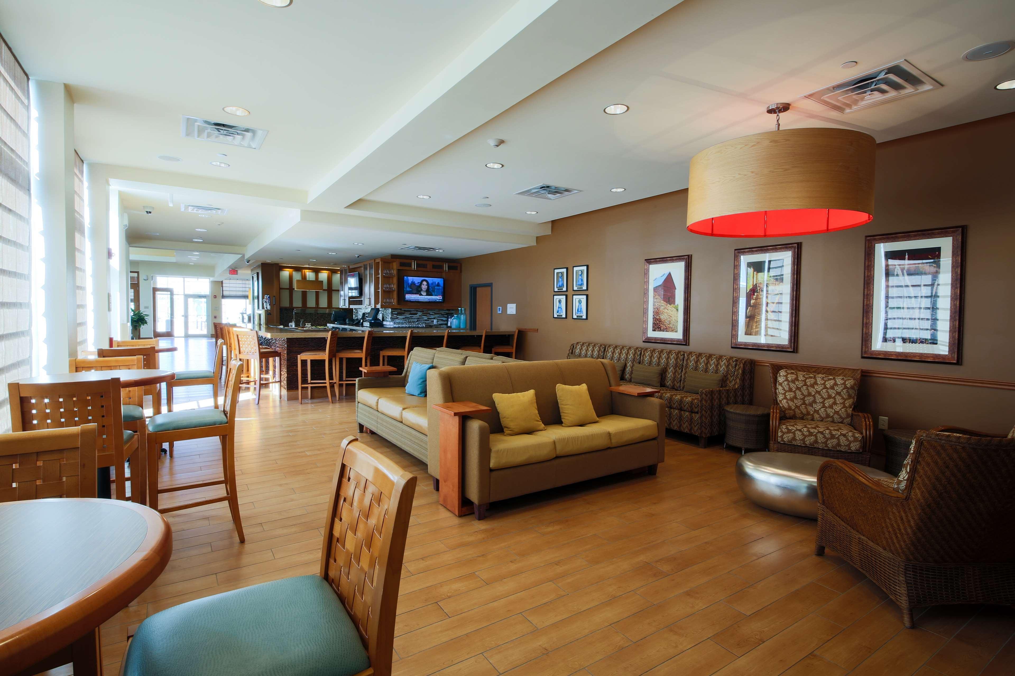 Hilton Garden Inn Cedar Falls Conference Center Екстериор снимка
