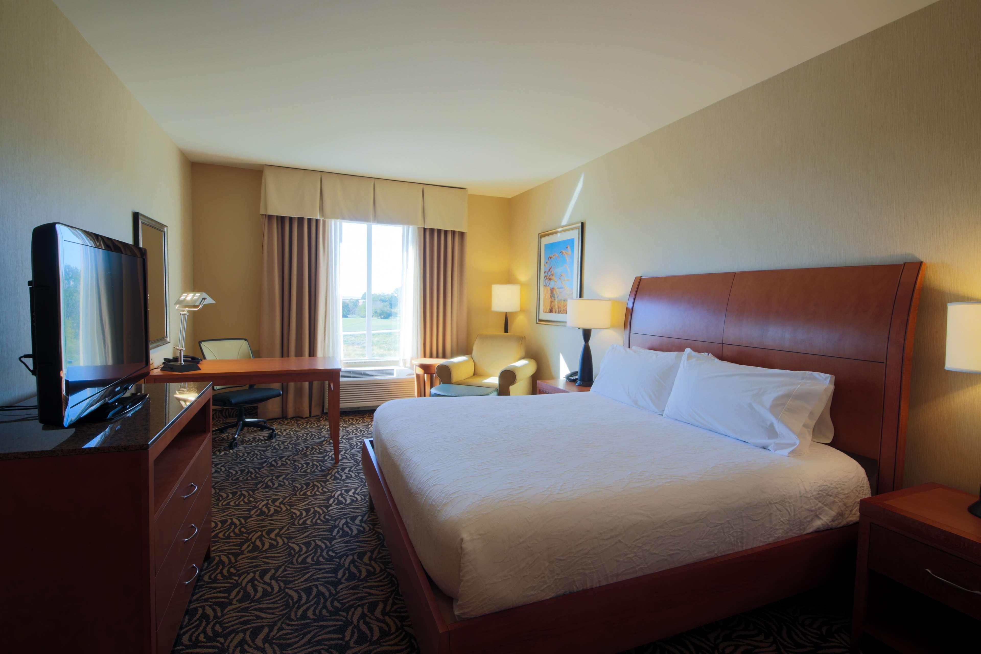 Hilton Garden Inn Cedar Falls Conference Center Екстериор снимка