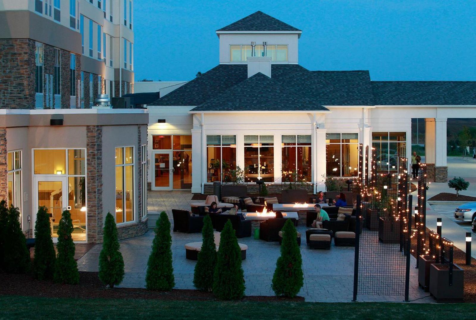 Hilton Garden Inn Cedar Falls Conference Center Екстериор снимка