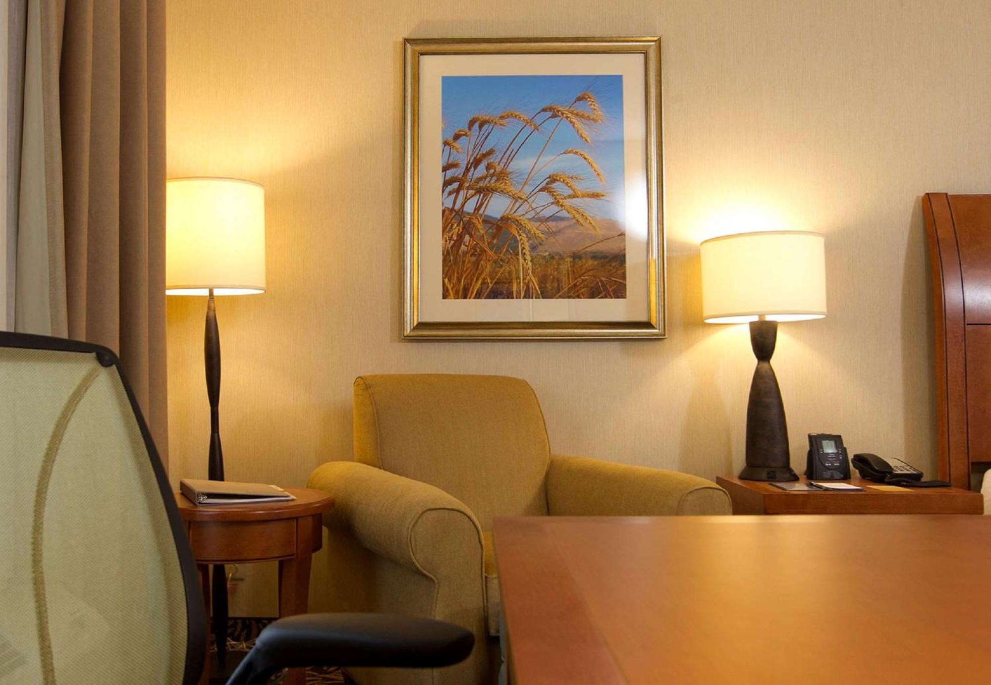 Hilton Garden Inn Cedar Falls Conference Center Екстериор снимка