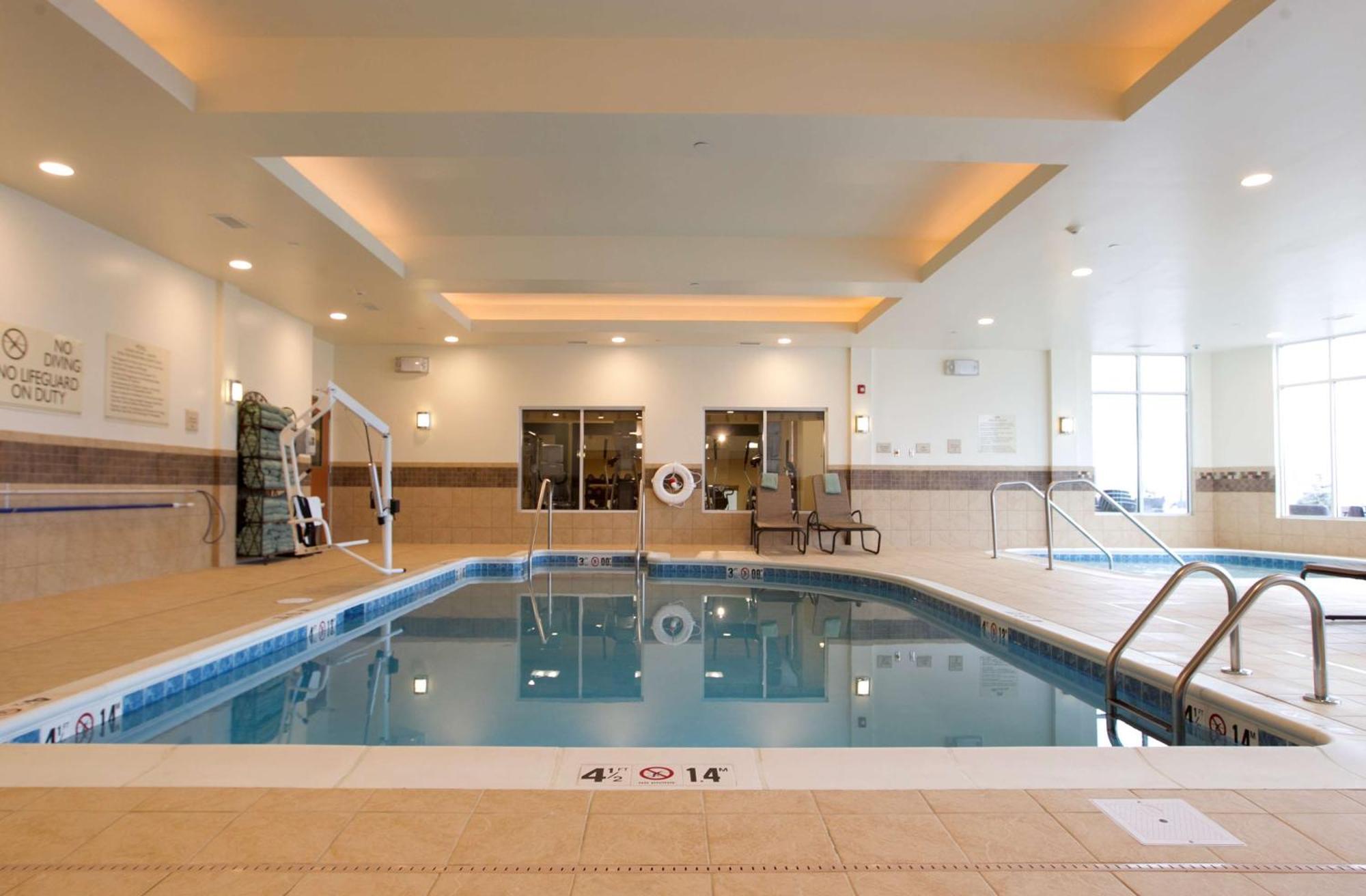 Hilton Garden Inn Cedar Falls Conference Center Екстериор снимка