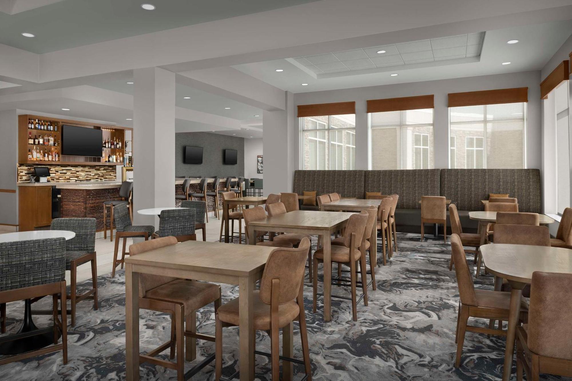 Hilton Garden Inn Cedar Falls Conference Center Екстериор снимка