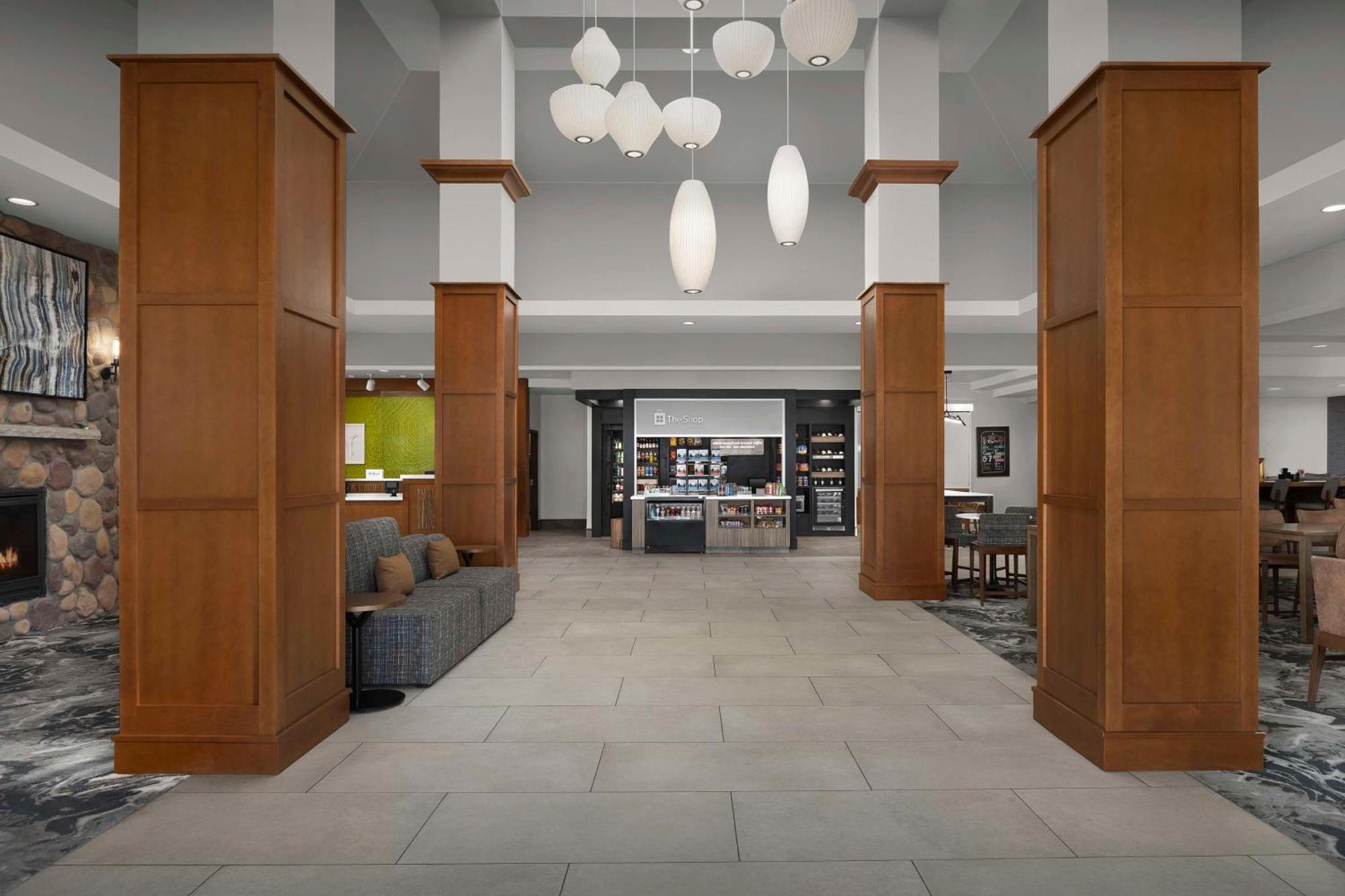 Hilton Garden Inn Cedar Falls Conference Center Екстериор снимка
