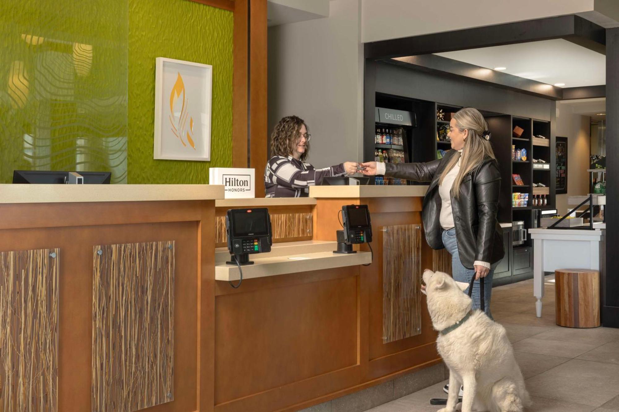 Hilton Garden Inn Cedar Falls Conference Center Екстериор снимка