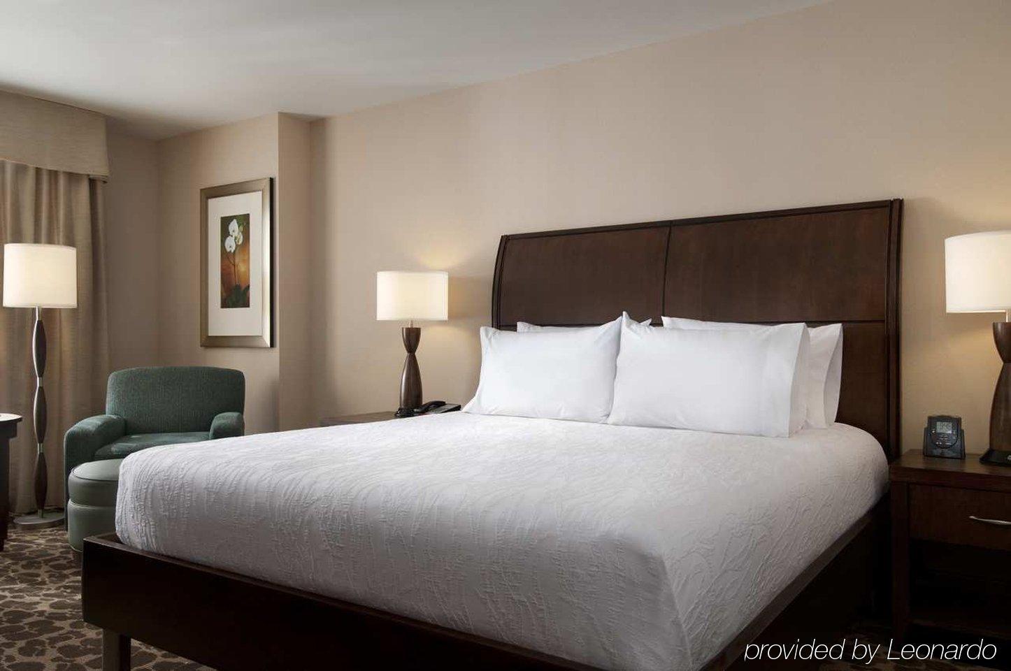 Hilton Garden Inn Cedar Falls Conference Center Стая снимка